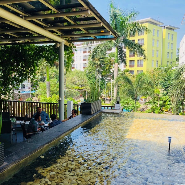 Das Foto wurde bei Aston Bogor Hotel &amp; Resort von Martha N. am 7/23/2019 aufgenommen