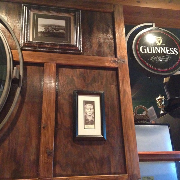Foto tirada no(a) Culhane&#39;s Irish Pub por Andie P. em 4/26/2015