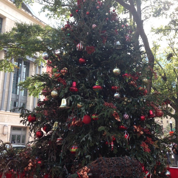 Photo taken at Hemming Park by Andie P. on 12/30/2015