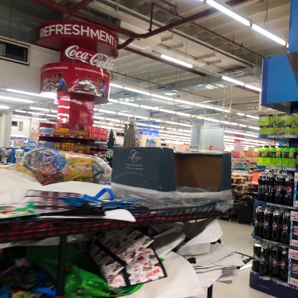 Photo taken at Pioneer Centre Supermart by Elbert L. on 3/17/2019