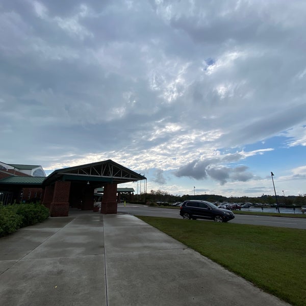 รูปภาพถ่ายที่ Wilmington International Airport (ILM) โดย Wayne เมื่อ 10/16/2020