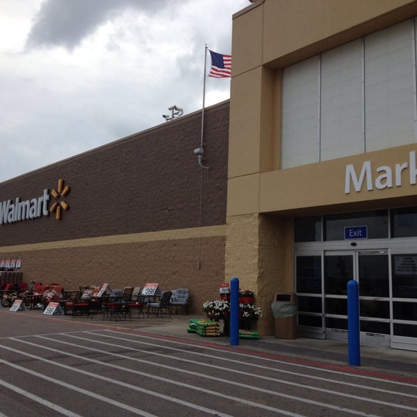 Walmart Supercenter Lumbertonの大型店