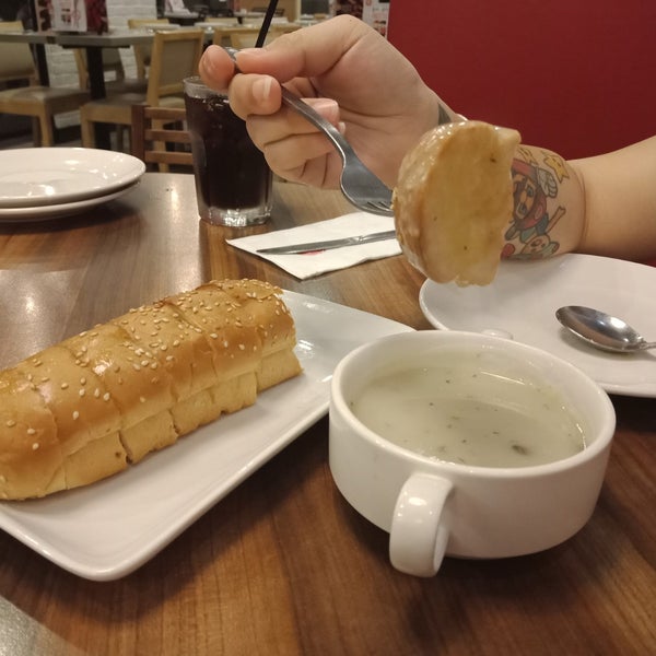 Pizza Hut Pizza Place in Kuching