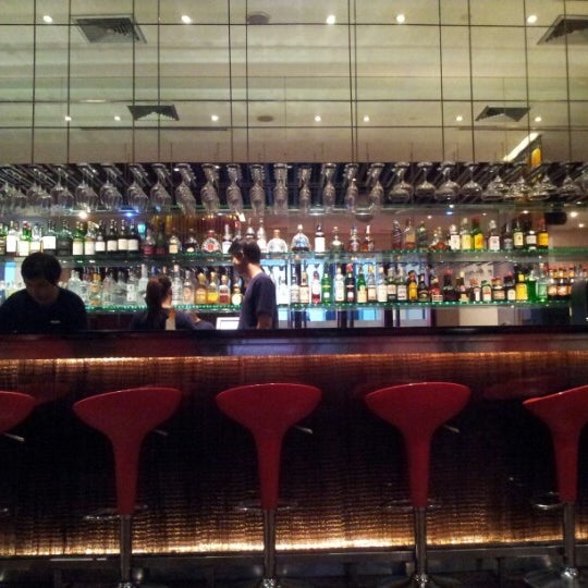 Foto tirada no(a) Met Bar por Nattapol D. em 11/21/2012