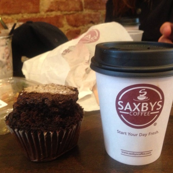 4/20/2014 tarihinde Anett S.ziyaretçi tarafından Saxbys Coffee'de çekilen fotoğraf