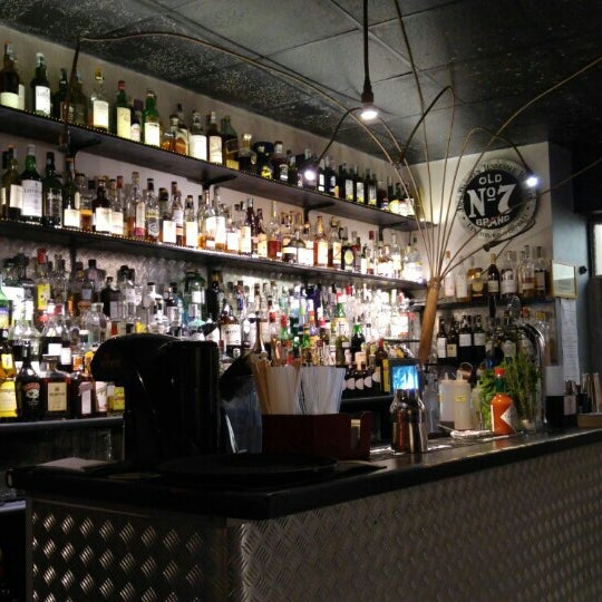 8/23/2015にcixxがThe Balance Cocktail Barで撮った写真