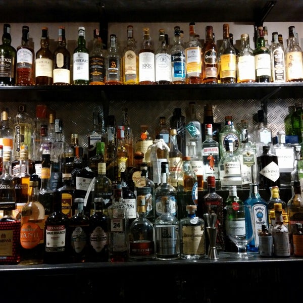 3/16/2014 tarihinde cixxziyaretçi tarafından The Balance Cocktail Bar'de çekilen fotoğraf