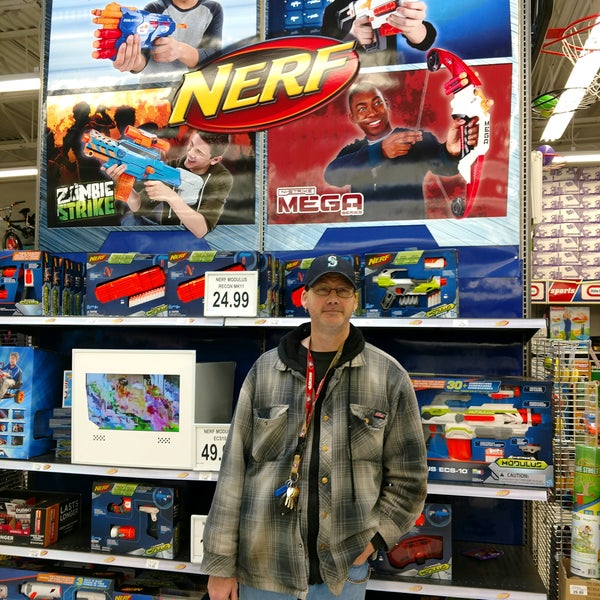 Toys"R"Us (Now Closed) 15505 E Broadway Ave