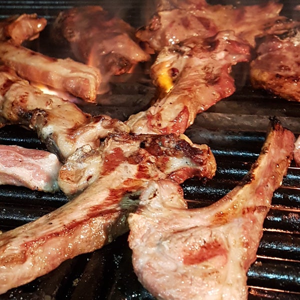 Costillaa, carnes, jamón asado, chorizo y morcilla, cordero segureño