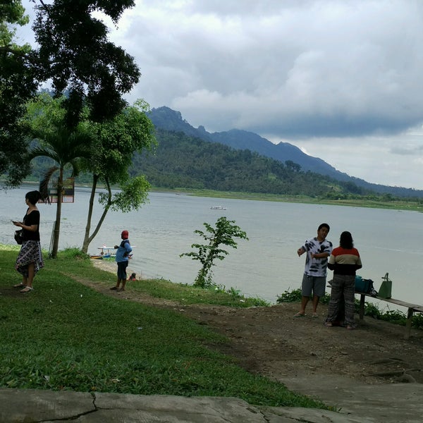 Fotos Bei Taman Wisata Waduk Selorejo Malang Jawa Timur