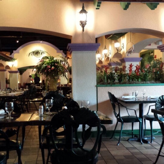 Das Foto wurde bei El Novillo Restaurant von Andy T. am 11/13/2013 aufgenommen
