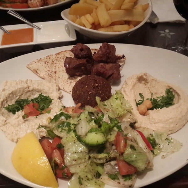 Foto scattata a Aya Lebanese Cuisine da Venida V. il 1/2/2014