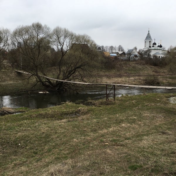 Село битягово домодедово. Село битягово. Село битягово домодедовского. Село битягово домодедово подвесной мост. Храм воскресения словущего битягово.