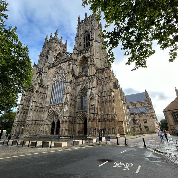 Foto tomada en Catedral de York  por Tugce K. el 9/23/2023