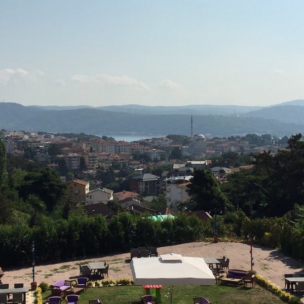 Foto scattata a Tarabya Bahçe da Hasan K. il 8/16/2015