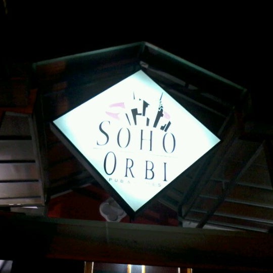 9/29/2012 tarihinde Áquila M.ziyaretçi tarafından Soho Orbi | Pub &amp; Games!'de çekilen fotoğraf