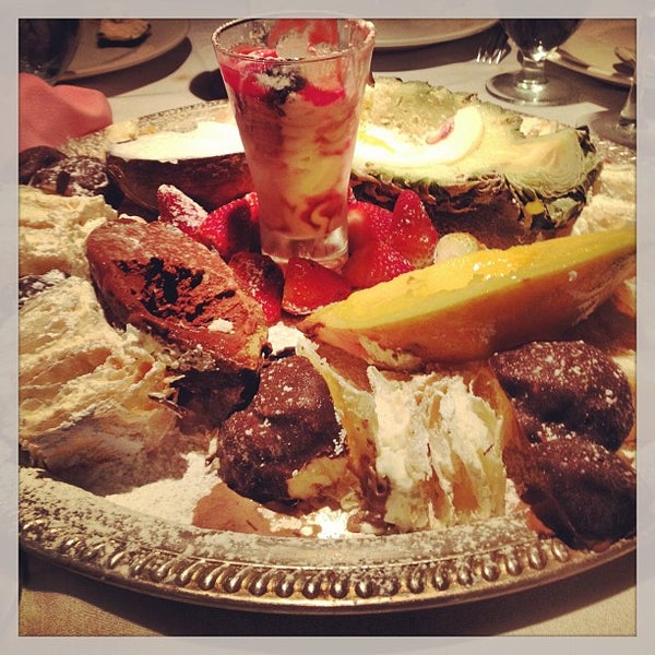 12/21/2012 tarihinde Alexandra A.ziyaretçi tarafından Campagnola Restaurant'de çekilen fotoğraf