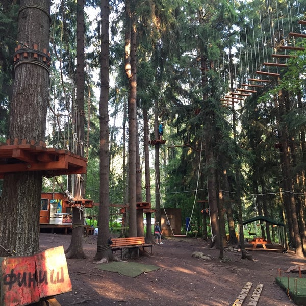 Снимок сделан в Веревочный парк «Tree To Tree» пользователем . 8/22/2016