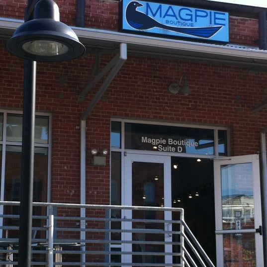 รูปภาพถ่ายที่ Magpie Boutique โดย Tad S. เมื่อ 11/10/2012