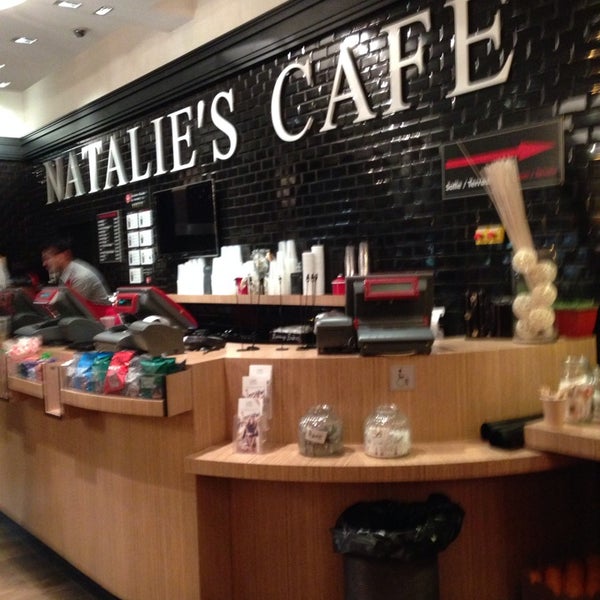 Foto tirada no(a) Natalie&#39;s Café por Wesson W. em 11/2/2013