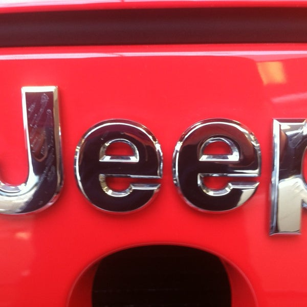 Foto scattata a Bergstrom Chrysler Dodge Jeep Ram of Kaukauna da Carrie M. il 2/4/2013