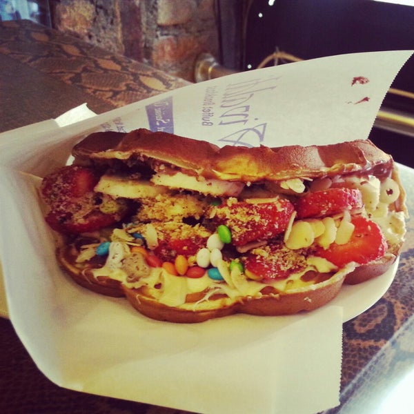 Vivaldi Waffle Snack Place in Tomtom