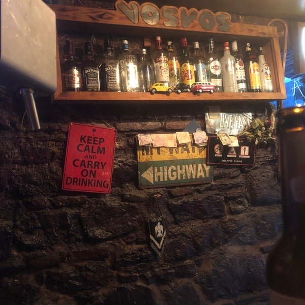 Foto tomada en Vosvos Cafe&#39;Bar  por Sinan el 9/10/2021