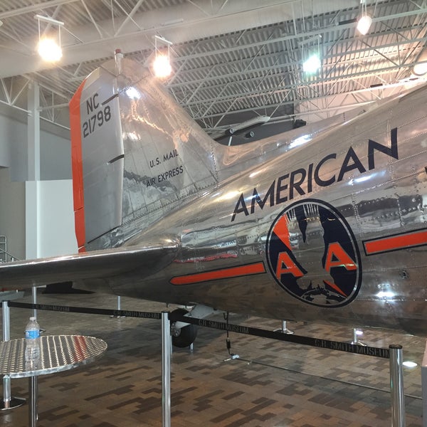 รูปภาพถ่ายที่ American Airlines C.R. Smith Museum โดย John S. เมื่อ 6/4/2017