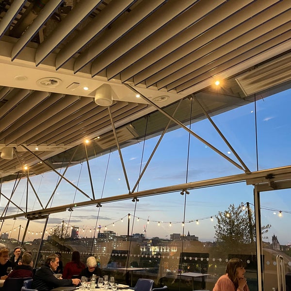 10/20/2022 tarihinde T Y.ziyaretçi tarafından Oxo Tower Restaurant'de çekilen fotoğraf