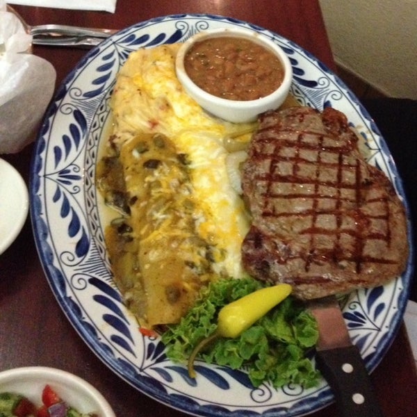 รูปภาพถ่ายที่ Abuelo&#39;s Mexican Restaurant โดย Beatrice O. เมื่อ 10/26/2013