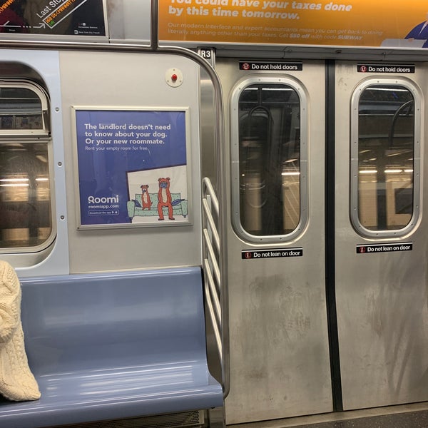 Das Foto wurde bei MTA Subway - 50th St (C/E) von yoojeen am 4/30/2021 aufgenommen