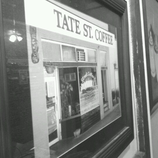 Foto tirada no(a) Tate Street Coffee House por Nocoa S. em 9/16/2012