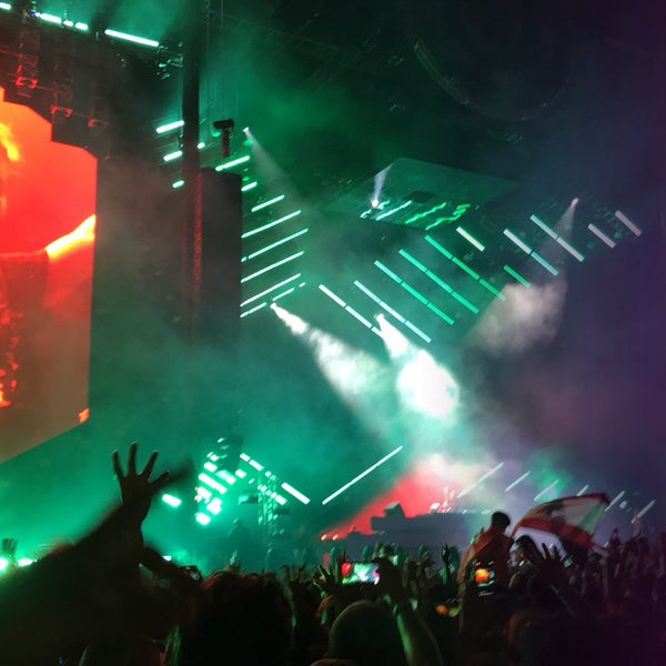 รูปภาพถ่ายที่ Ultra Music Festival โดย Zz เมื่อ 3/26/2018