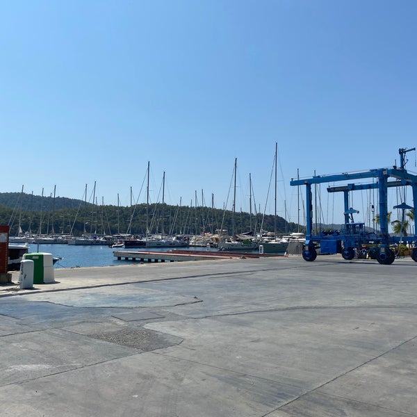 Photo taken at Martı Marina &amp; Yacht Club by Fatih K. on 8/28/2022