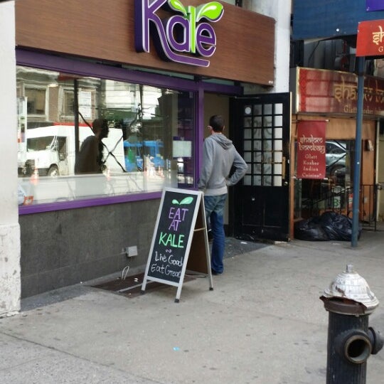 Das Foto wurde bei Kale Health Food NYC von Simmy P. am 4/14/2014 aufgenommen