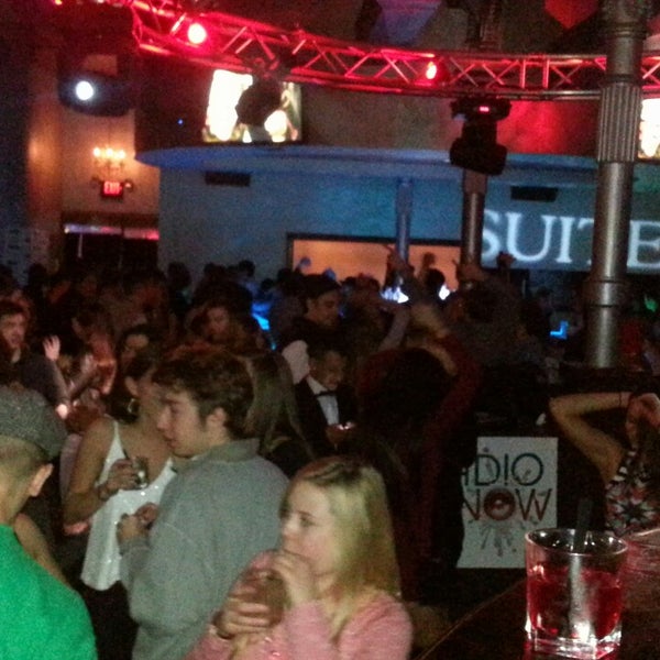 Foto scattata a Suite Nightclub Milwaukee da cornelius h. il 2/15/2014