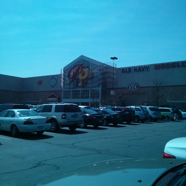 Park & Ride Palisades Mall Parking in West Nyack