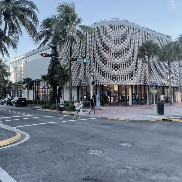Nike Miami - City Center - 6 tips from 1014 visitors