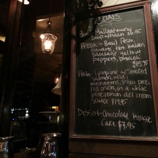 Foto diambil di Kalendar Restaurant &amp; Bistro oleh Maria A. pada 9/21/2012