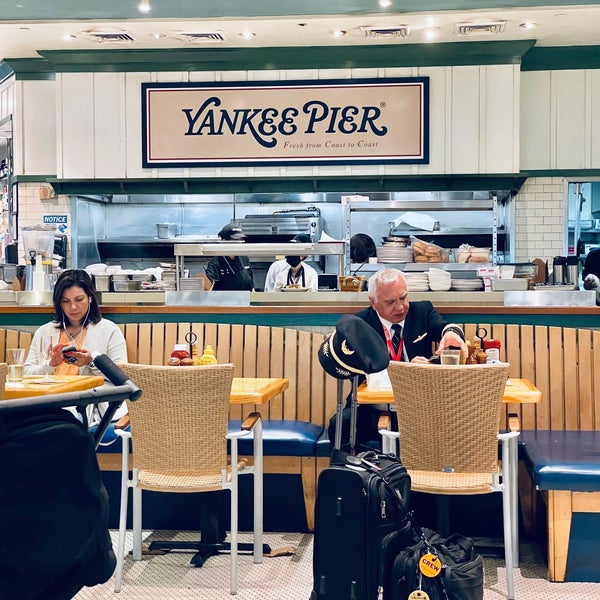 Photo taken at Yankee Pier by Mingyu L. on 10/18/2022