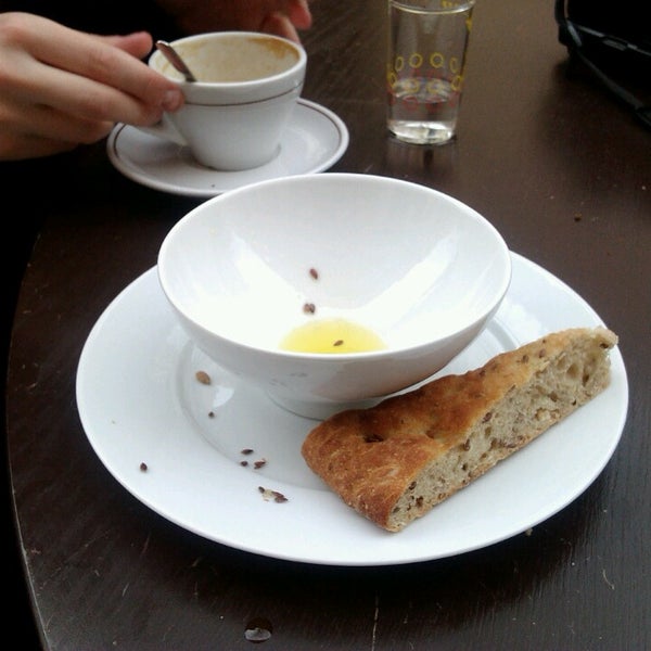 5/1/2013 tarihinde Filip V.ziyaretçi tarafından Baron Prášil Café'de çekilen fotoğraf