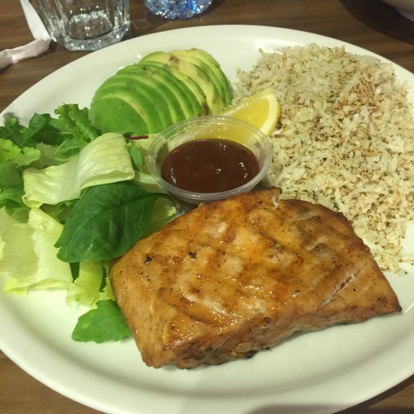 I love enjoying a meal out in a guilt-free way! Healthy and delicious choices, for whom which are into gym and those who want just something different! I love the Spicy Salmon Burger!