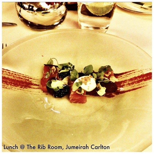 Das Foto wurde bei The Rib Room Bar &amp; Restaurant von Portfoleo am 11/16/2012 aufgenommen