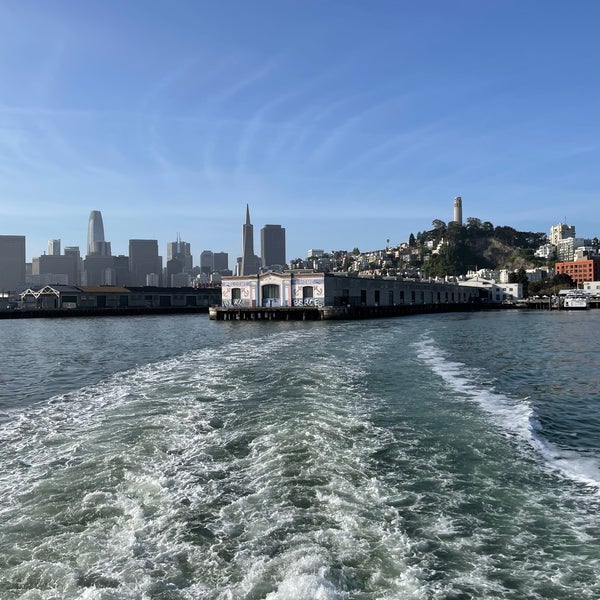 Foto tirada no(a) Alcatraz Cruises por Andre M. em 4/2/2022