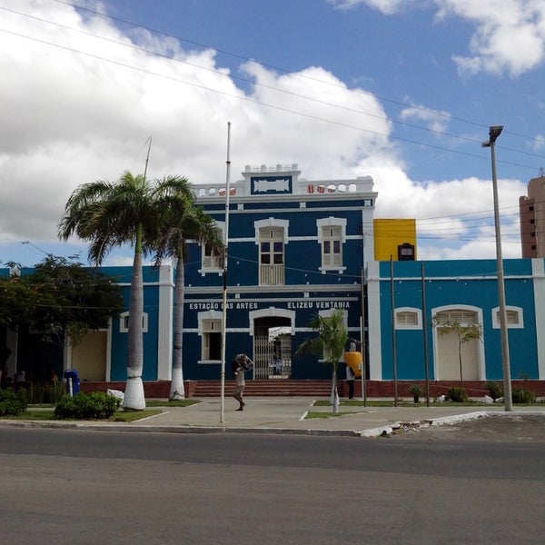 รูปภาพถ่ายที่ Estação das Artes โดย Francisca S. เมื่อ 5/28/2013