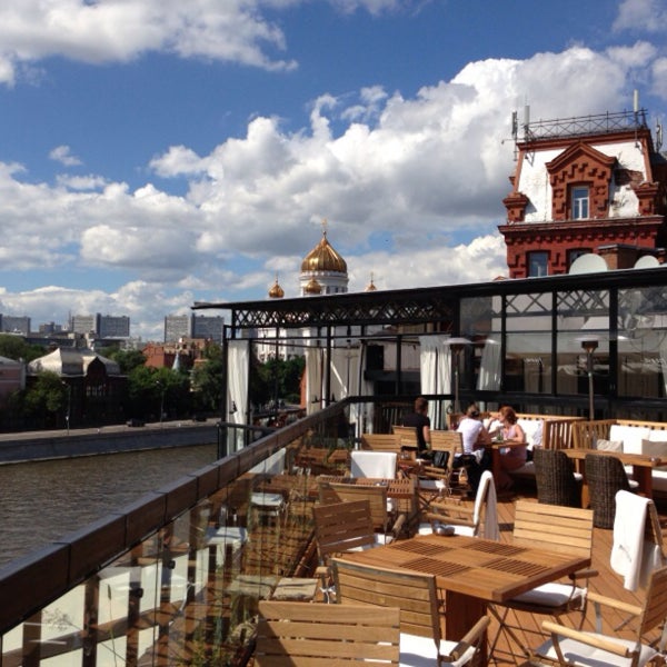 6/12/2013 tarihinde Maria B.ziyaretçi tarafından Ресторан &amp; Lounge «Река»'de çekilen fotoğraf