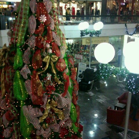 Photo taken at Centro Comercial El Parian by Ana Laura y. on 12/1/2012