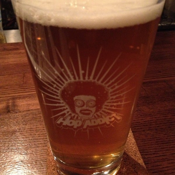 4/15/2013에 StR J.님이 STONE Craft Beer &amp; Whisky Bar에서 찍은 사진