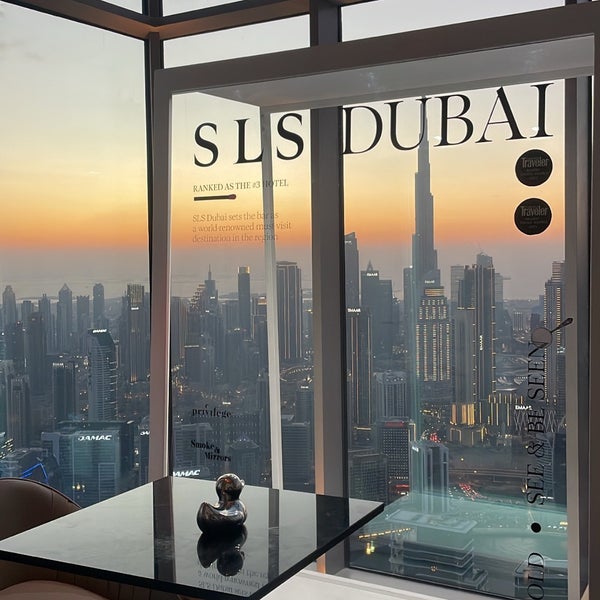 Das Foto wurde bei SLS Dubai Hotel &amp; Residences von ATA 🐎 am 5/10/2024 aufgenommen