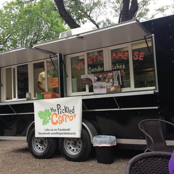 Снимок сделан в The Pickled Carrot Food Truck пользователем Chelle 5/9/2013